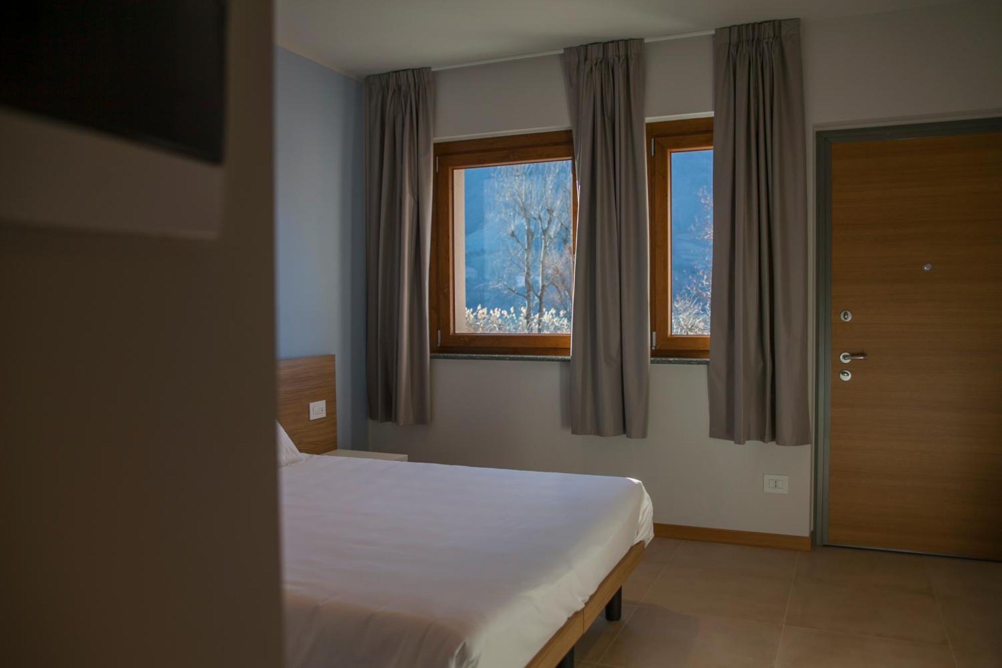 Albergo La Romanella Spinone Al Lago Exteriör bild